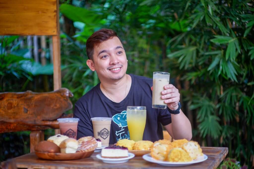 Villa Breads and Coffee in Amadeo