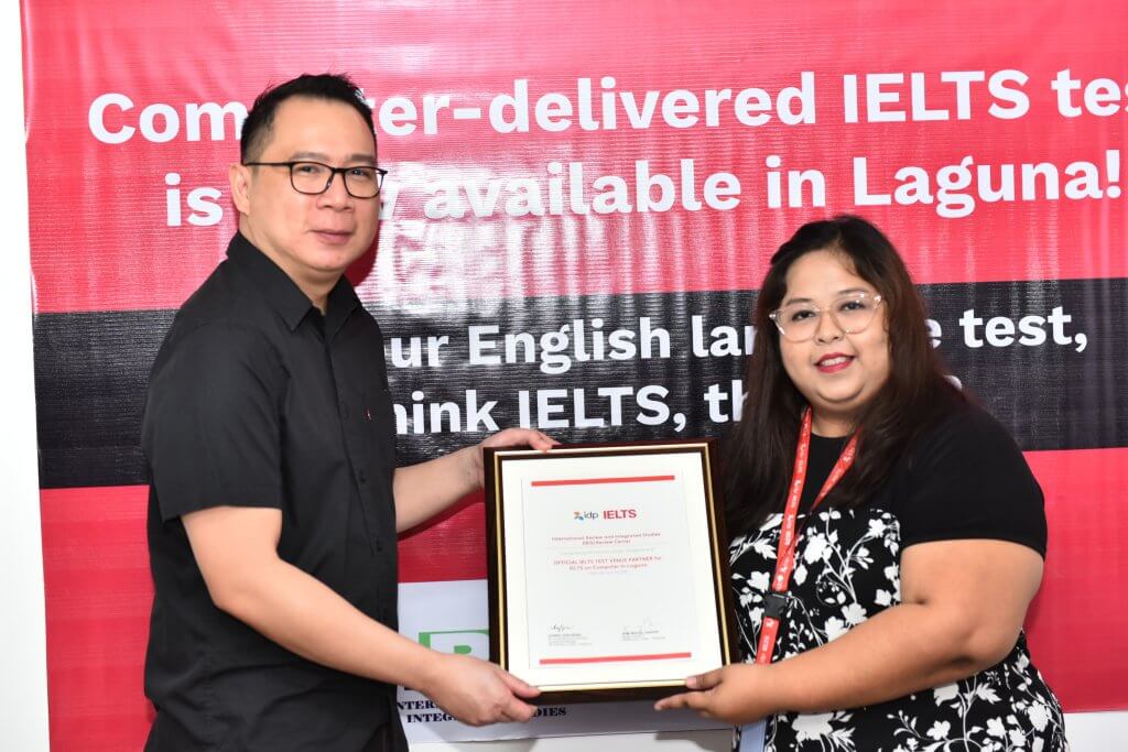Left to Right: Sta. Rosa City Administrator Atty. Leonardo Ragaza Jr., Fr. Atienza, IRIS CEOTroy Manguera, IDP IELTS’s Deputy Test Center Administrator Stefanie Gorabao and Business Development & Administrative Officer Karl Kenneth Sadorra